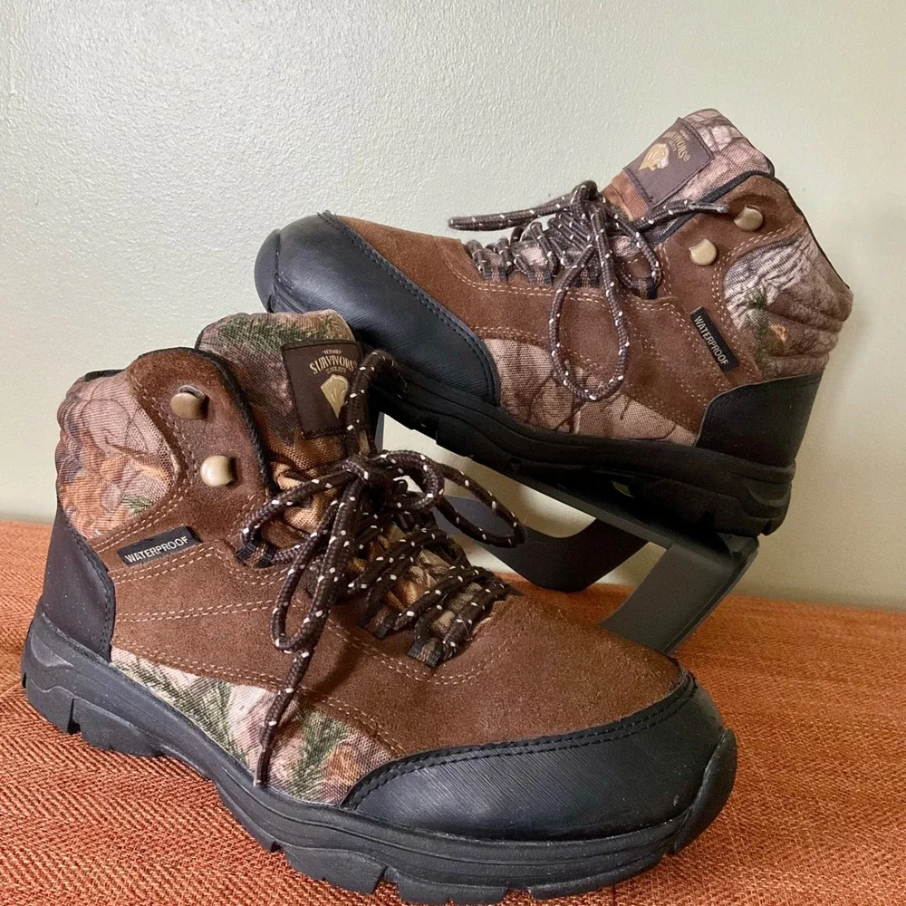 Herman Survivors Mens 9 Waterproof Hiking Boots Camo Brown Leather Hunting Shoes